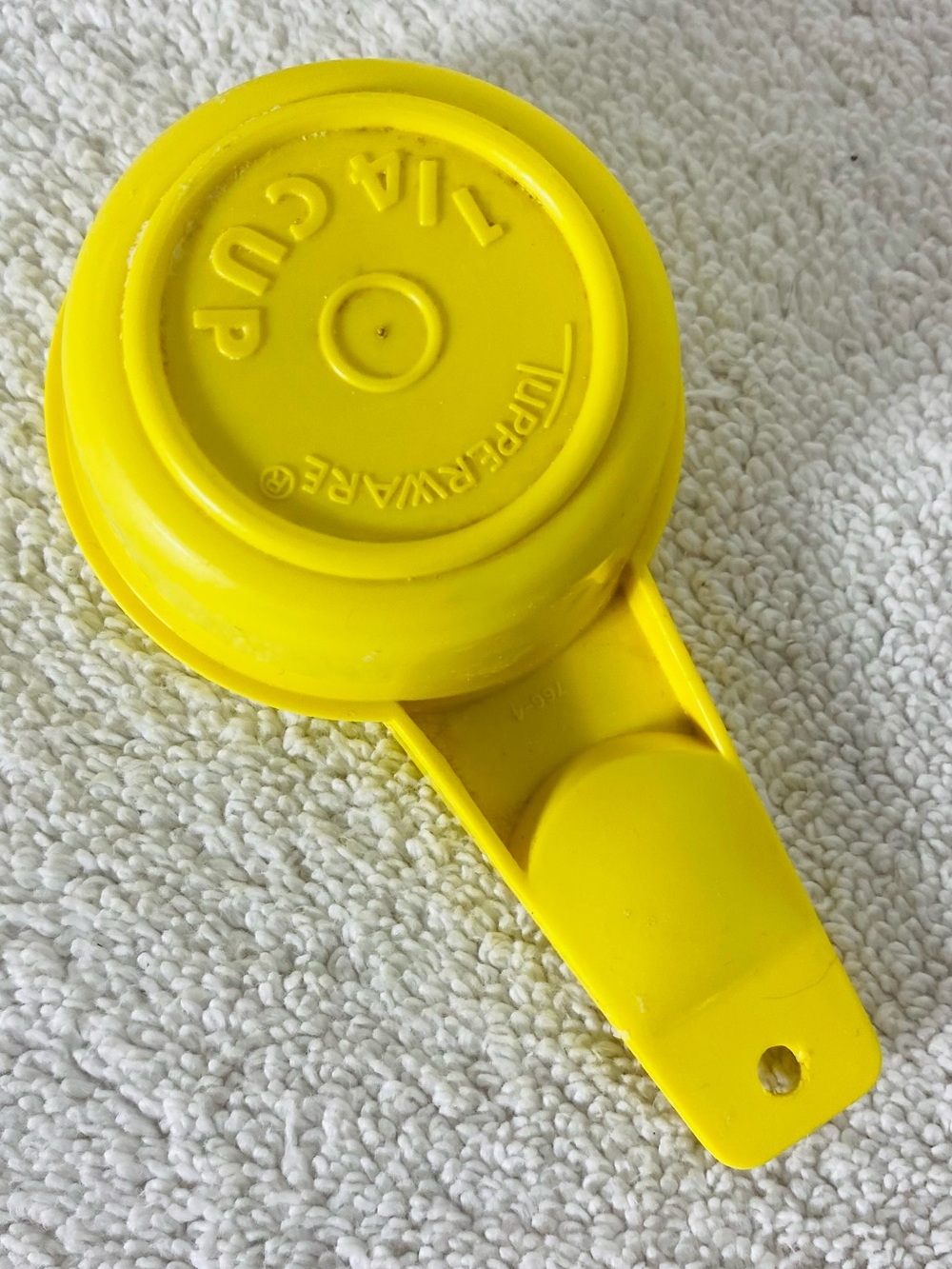 5/$35 Vintage Tupperware Yellow Dry 1/4 Cup Measuring Scoop Replacement Piece